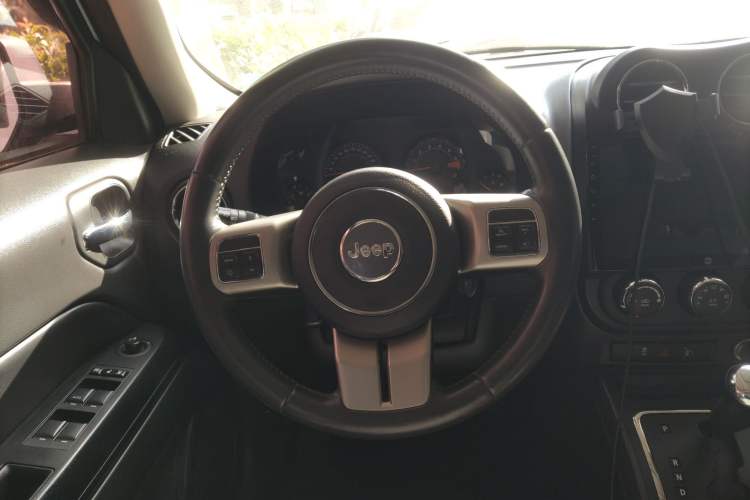 Used Jeep Patriot 2015 2.4L Sport Edition Steering Wheel