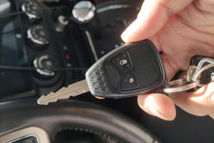 Used Jeep Patriot 2015 2.4L Sport Edition Vehicle Key