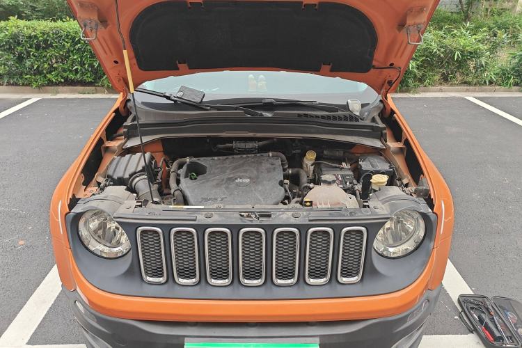 Used Jeep Renegade 2018 Connected Large Screen Version 180T Automatic High-Energy Edition Engine Bay