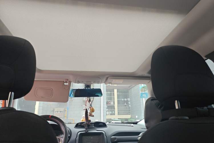 Used Jeep Renegade 2018 Connected Large Screen Version 180T Automatic High-Energy Edition Headliner