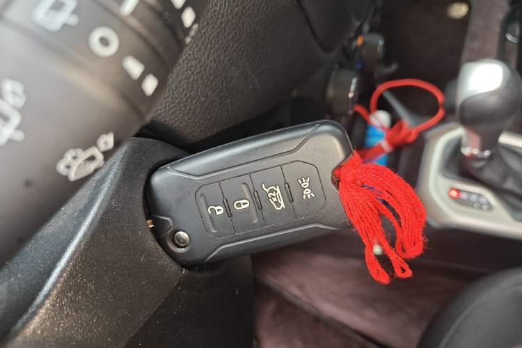 Used Jeep Renegade 2018 Connected Large Screen Version 180T Automatic High-Energy Edition Interior 1