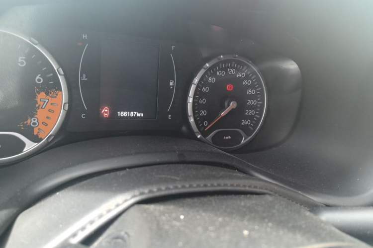 Used Jeep Renegade 2016 1.4T Automatic Jingneng Edition Odometer Close Up