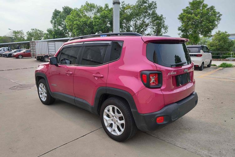 Used Jeep Renegade 2017 180T Automatic High-Energy Version Exterior 5