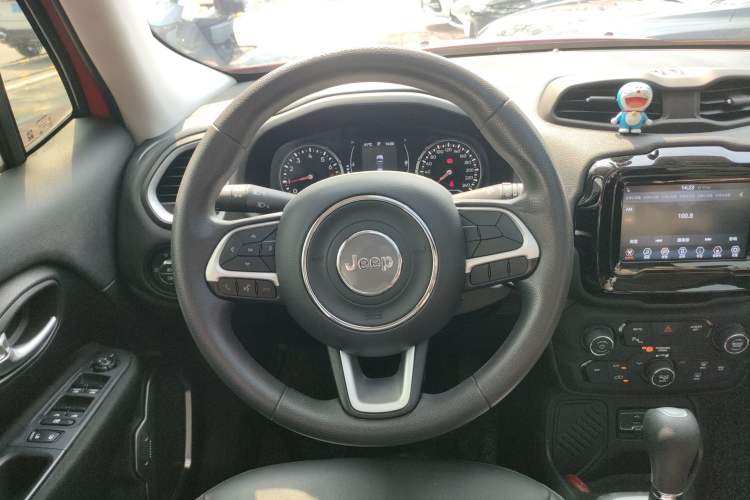 Used Jeep Renegade 2019 220T Automatic Leading Edition Steering Wheel
