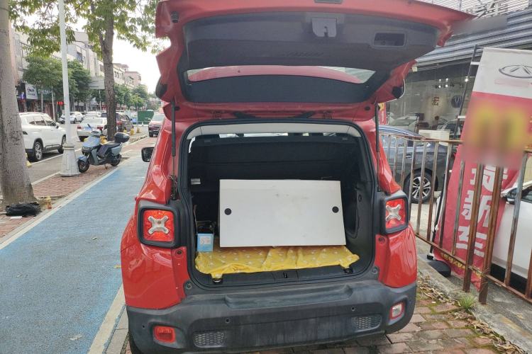 Used Jeep Renegade 2019 220T Automatic Leading Edition Trunk