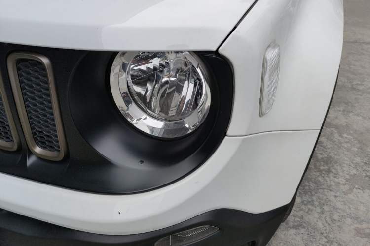 Used Jeep Renegade 2016 2.0L Automatic Four-Wheel Drive 75th Anniversary Tribute Edition Left Front Headlight
