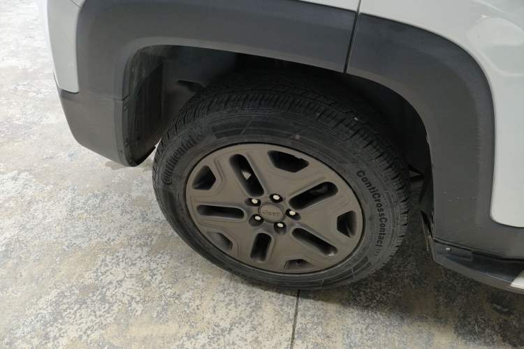 Used Jeep Renegade 2016 2.0L Automatic Four-Wheel Drive 75th Anniversary Tribute Edition Right Rear Wheel Hub