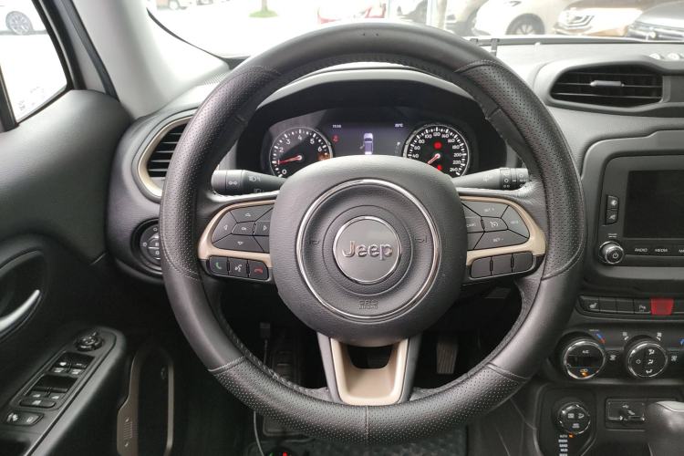 Used Jeep Renegade 2016 2.0L Automatic Four-Wheel Drive 75th Anniversary Tribute Edition Steering Wheel