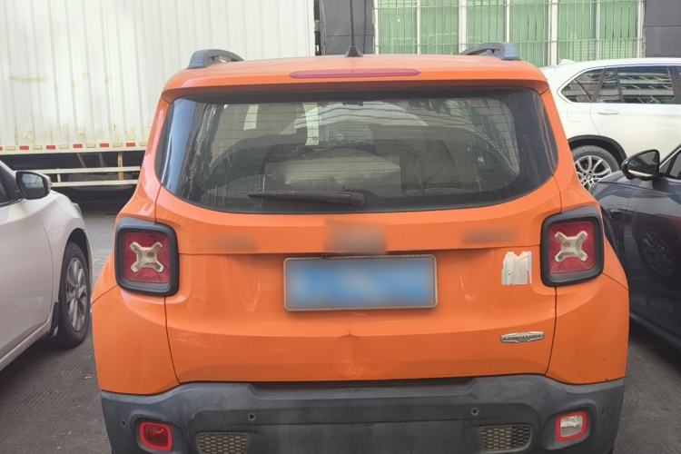 Used Jeep Renegade 2017 180T Automatic High-Energy Version Exterior 4