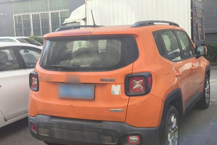 Used Jeep Renegade 2017 180T Automatic High-Energy Version Exterior 5