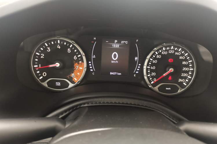 Used Jeep Renegade 2018 Connected Large Screen Version 180T Automatic Jingneng Version Odometer Close Up