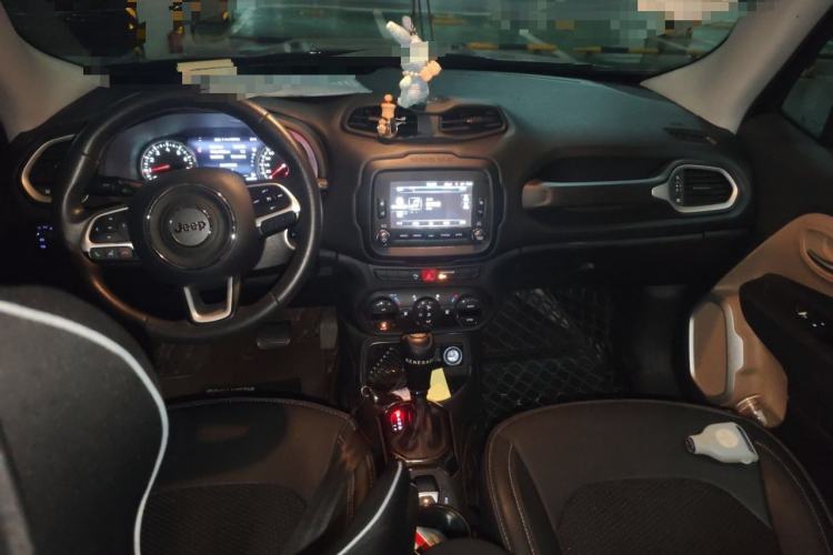 Used Jeep Renegade 2016 1.4T Automatic Jingneng Version+ Center Console