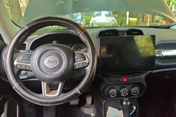 Used Jeep Renegade 2016 1.4T Automatic Jingneng Edition Center Console