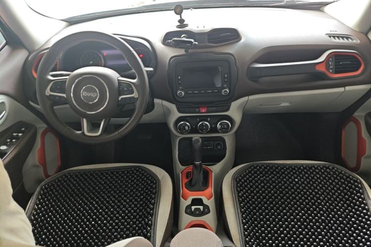 Used Jeep Renegade 2016 1.4T Automatic Jingneng Version+ Center Console