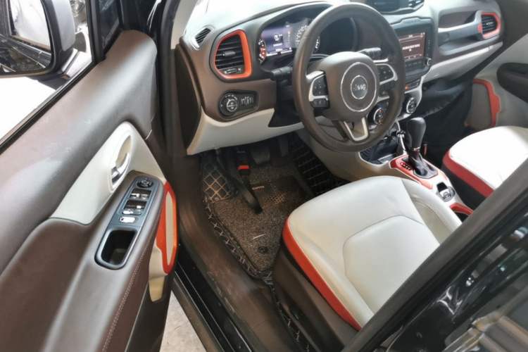 Used Jeep Renegade 2016 1.4T Automatic Smart Edition Driver Seat