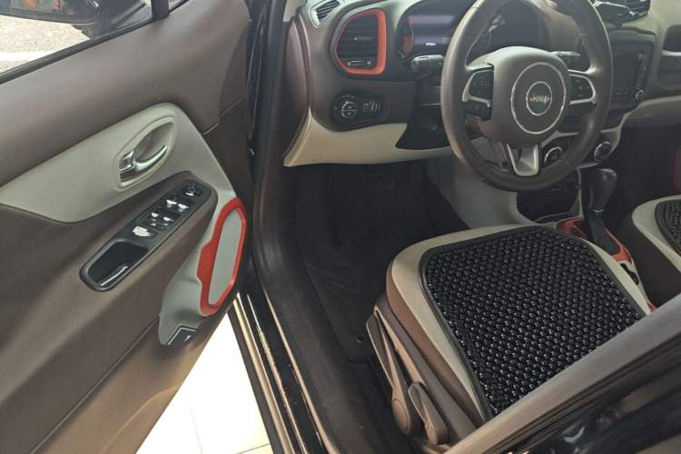 Used Jeep Renegade 2016 1.4T Automatic Jingneng Version+ Driver Seat