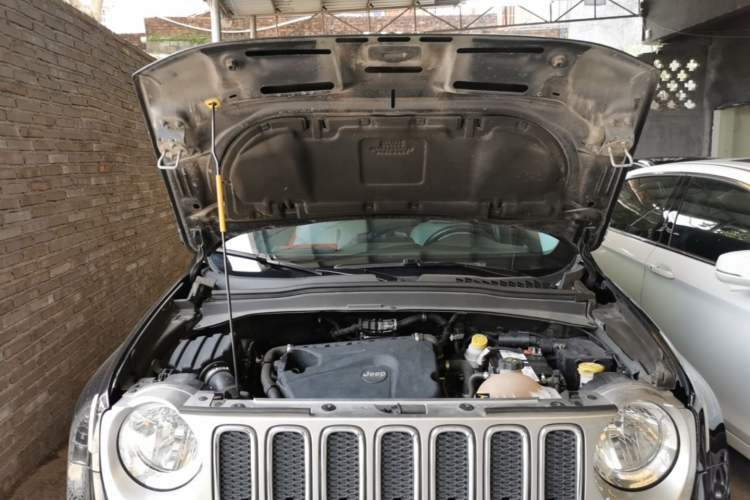 Used Jeep Renegade 2016 1.4T Automatic Smart Edition Engine Bay