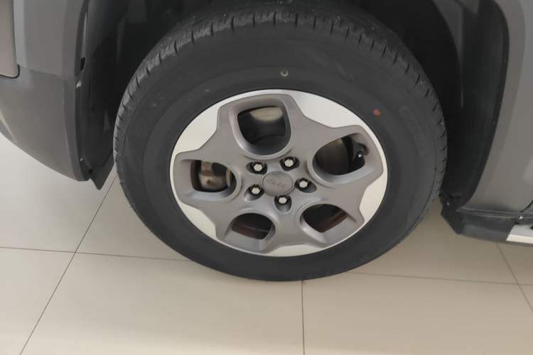 Used Jeep Renegade 2016 1.4T Automatic Kinetic Edition Exterior 4