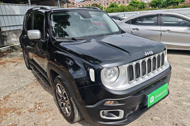 Used Jeep Renegade 2016 1.4T Automatic Smart Edition Front Right 45 Deg