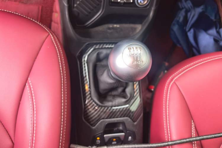 Used Jeep Renegade 2016 1.4T Manual Kinetic Edition Gear Lever