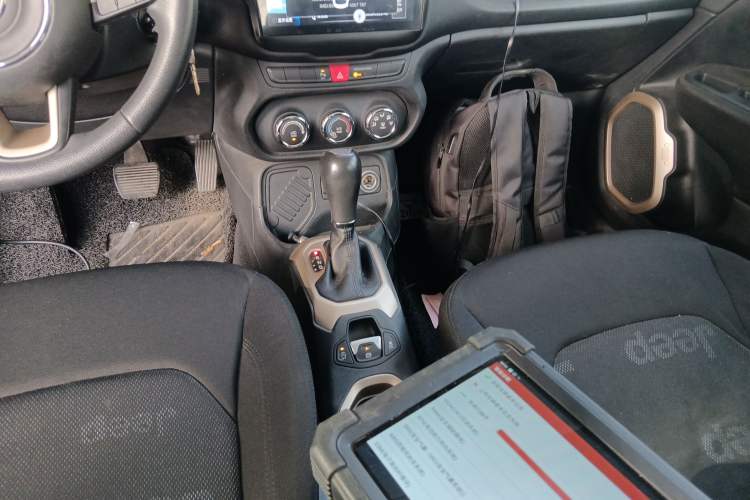Used Jeep Renegade 2016 1.4T Automatic Jingneng Edition Gear Lever