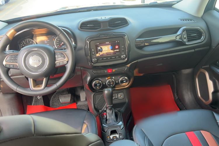 Used Jeep Renegade 2016 1.4T Automatic Jingneng Version+ Interior 3