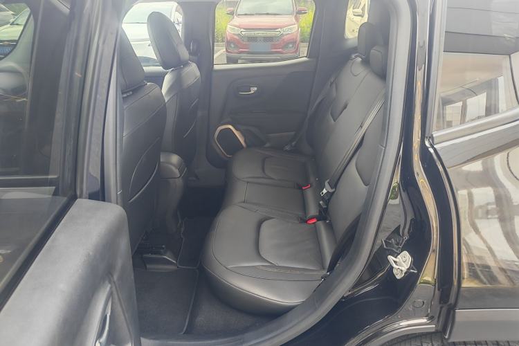 Used Jeep Renegade 2016 1.4T Automatic Smart Edition Interior 3