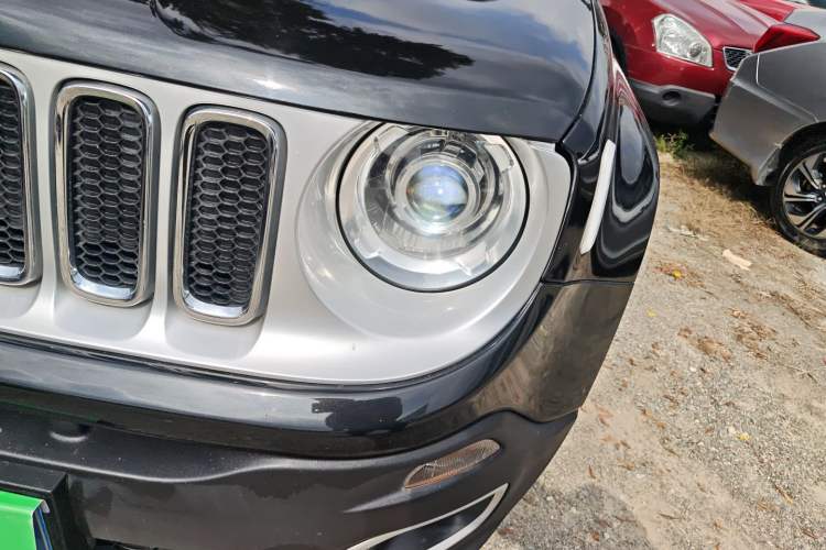 Used Jeep Renegade 2016 1.4T Automatic Smart Edition Left Front Headlight