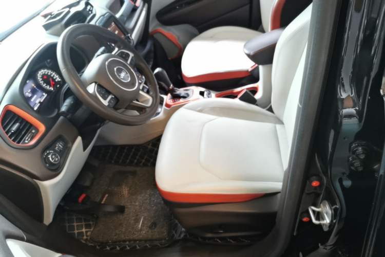 Used Jeep Renegade 2016 1.4T Automatic Smart Edition Left Front Seat