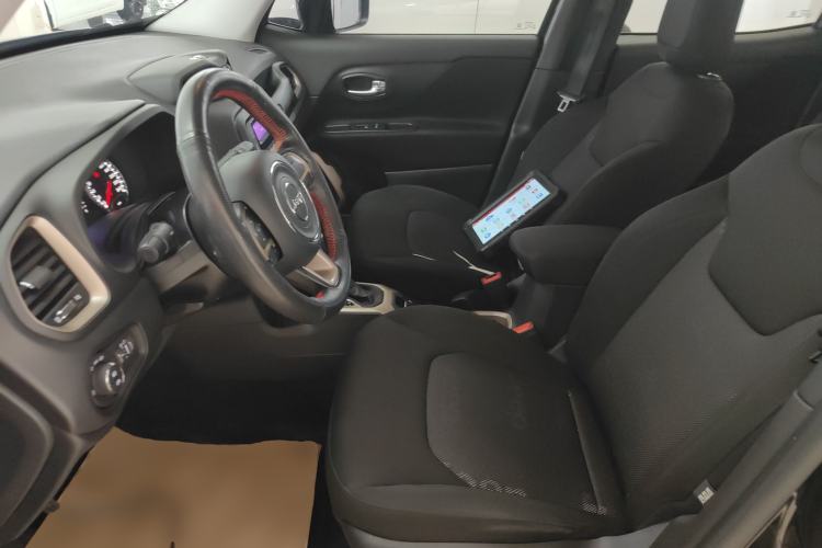 Used Jeep Renegade 2016 1.4T Automatic Kinetic Edition Left Front Seat