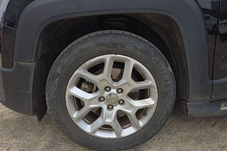 Used Jeep Renegade 2016 1.4T Automatic Jingneng Version+ Left Front Wheel Hub