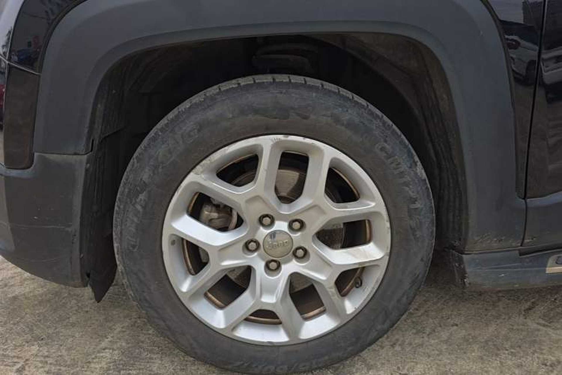 Used Jeep Renegade 2016 1.4T Automatic Jingneng Version+ Left Front Wheel Hub
