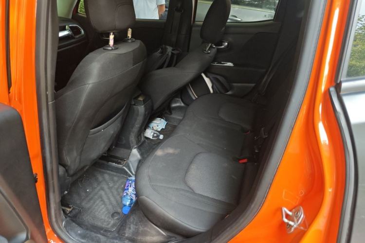 Used Jeep Renegade 2016 1.4T Automatic Jingneng Edition Left Rear Seat