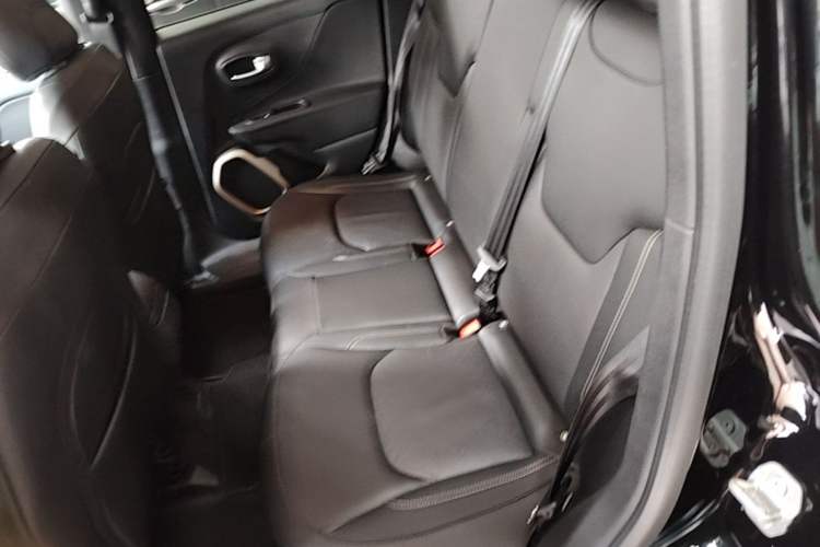 Used Jeep Renegade 2016 1.4T Automatic Smart Edition Left Rear Seat