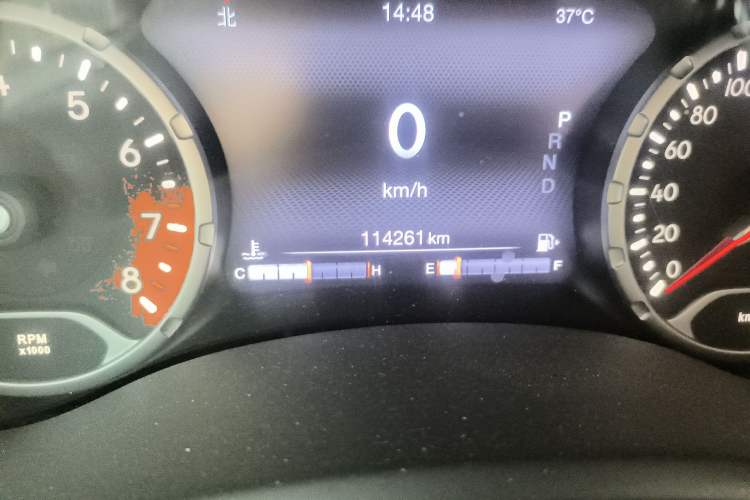 Used Jeep Renegade 2016 1.4T Automatic Smart Edition Odometer Close Up