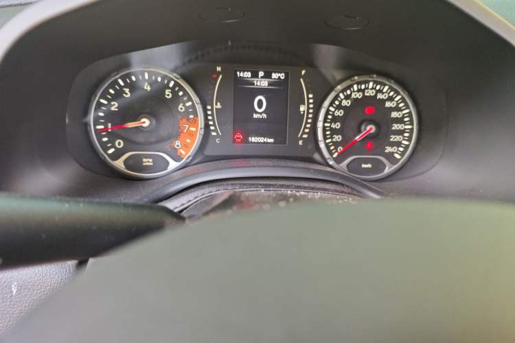 Used Jeep Renegade 2016 1.4T Automatic Jingneng Edition Odometer Close Up