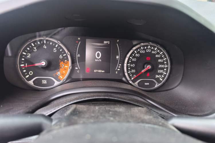 Used Jeep Renegade 2016 1.4T Manual Kinetic Edition Odometer Close Up