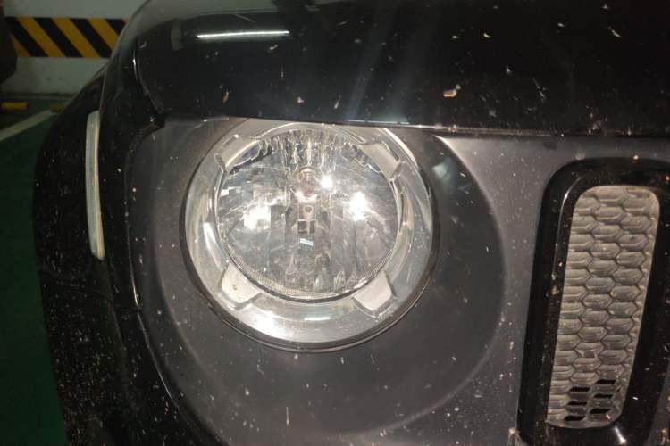 Used Jeep Renegade 2016 1.4T Automatic Jingneng Version+ Right Front Headlight