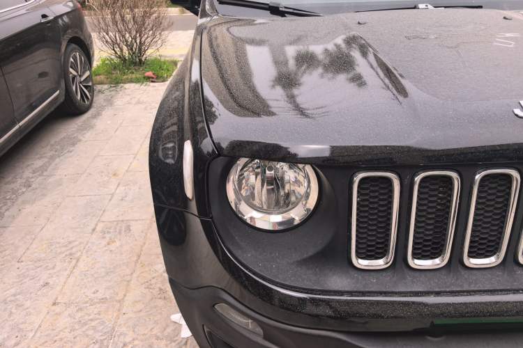 Used Jeep Renegade 2016 1.4T Manual Kinetic Edition Right Front Headlight