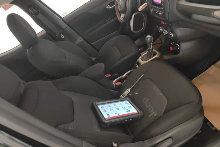 Used Jeep Renegade 2016 1.4T Automatic Kinetic Edition Right Front Seat