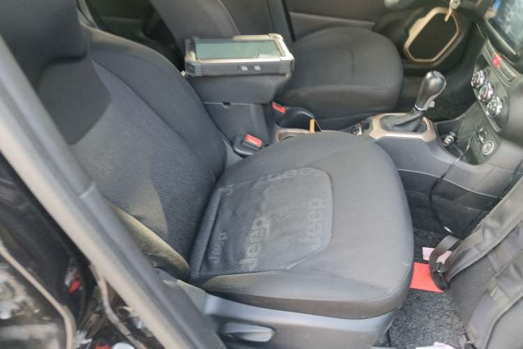 Used Jeep Renegade 2016 1.4T Automatic Jingneng Edition Right Front Seat