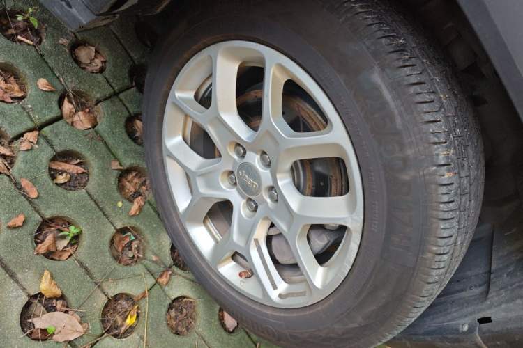 Used Jeep Renegade 2016 1.4T Automatic Jingneng Edition Right Front Wheel Hub
