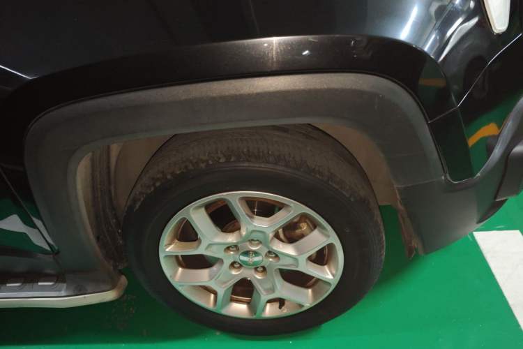 Used Jeep Renegade 2016 1.4T Automatic Jingneng Version+ Right Front Wheel Hub