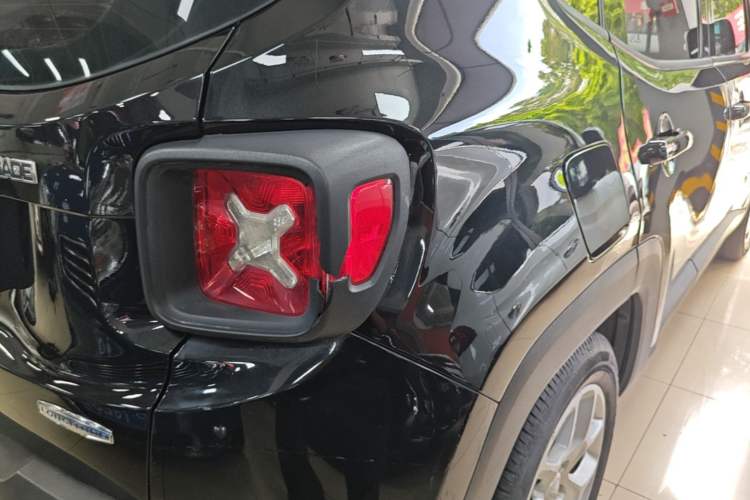 Used Jeep Renegade 2016 1.4T Automatic Jingneng Version+ Right Rear Taillight