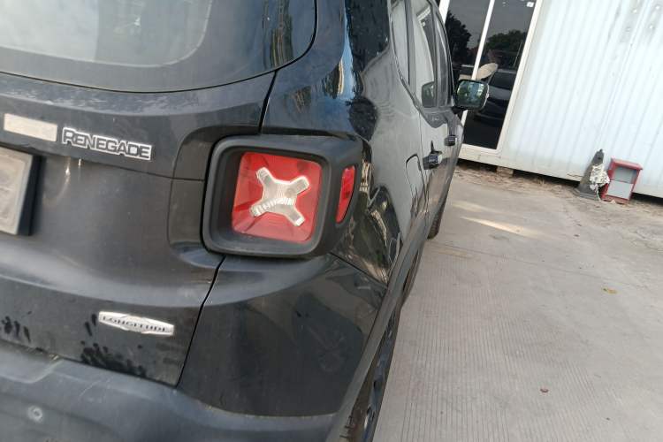 Used Jeep Renegade 2016 1.4T Automatic Jingneng Edition Right Rear Taillight
