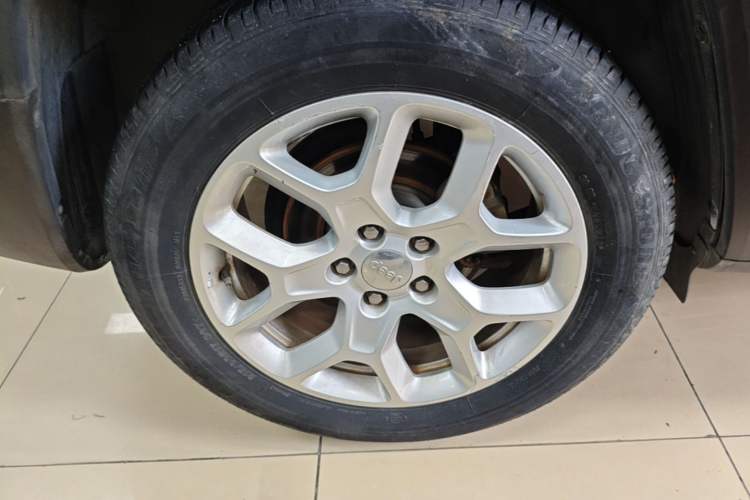 Used Jeep Renegade 2016 1.4T Automatic Jingneng Version+ Right Rear Wheel Hub