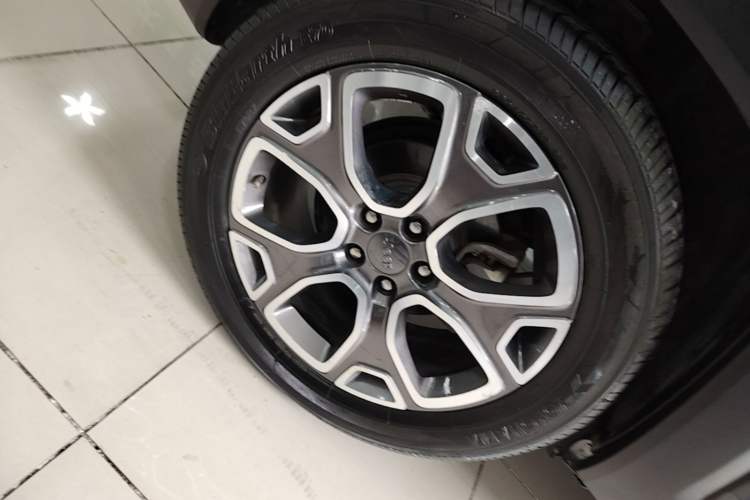 Used Jeep Renegade 2016 1.4T Automatic Smart Edition Right Rear Wheel Hub