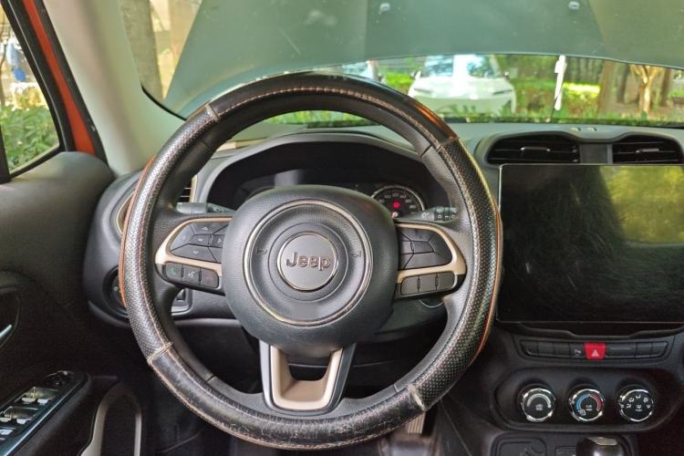 Used Jeep Renegade 2016 1.4T Automatic Jingneng Edition Steering Wheel