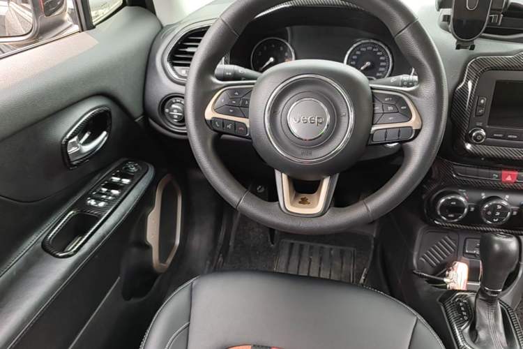 Used Jeep Renegade 2016 1.4T Automatic Jingneng Version+ Steering Wheel