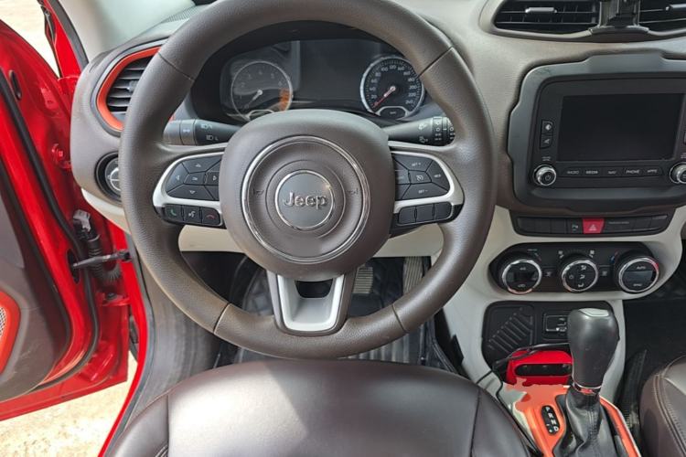 Used Jeep Renegade 2016 1.4T Automatic Jingneng Version+ Steering Wheel